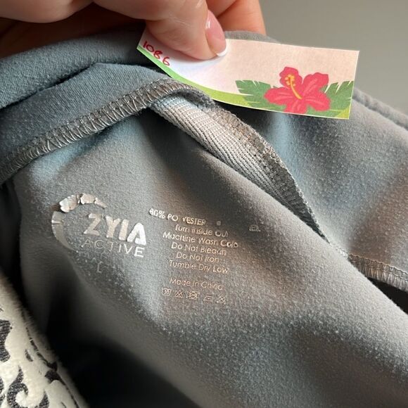 Zyia 1/2 zip 1086​ - Picture 5 of 5